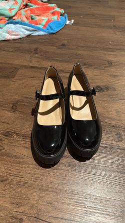 Platform black shoes/sandals
