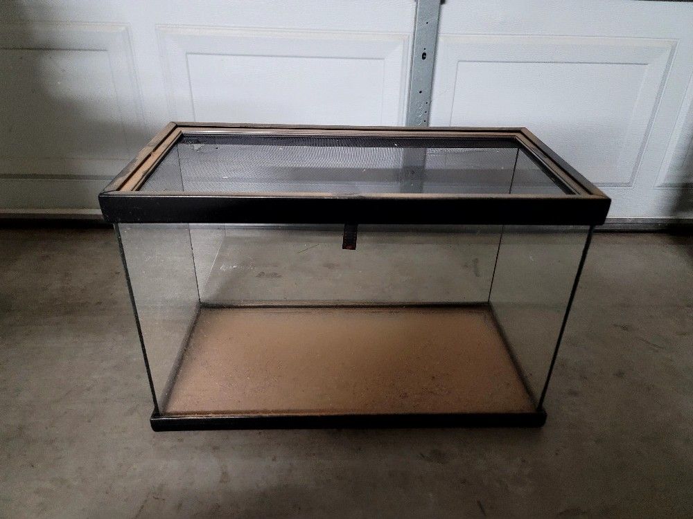 10 GALLON REPTILE TERRARIUM