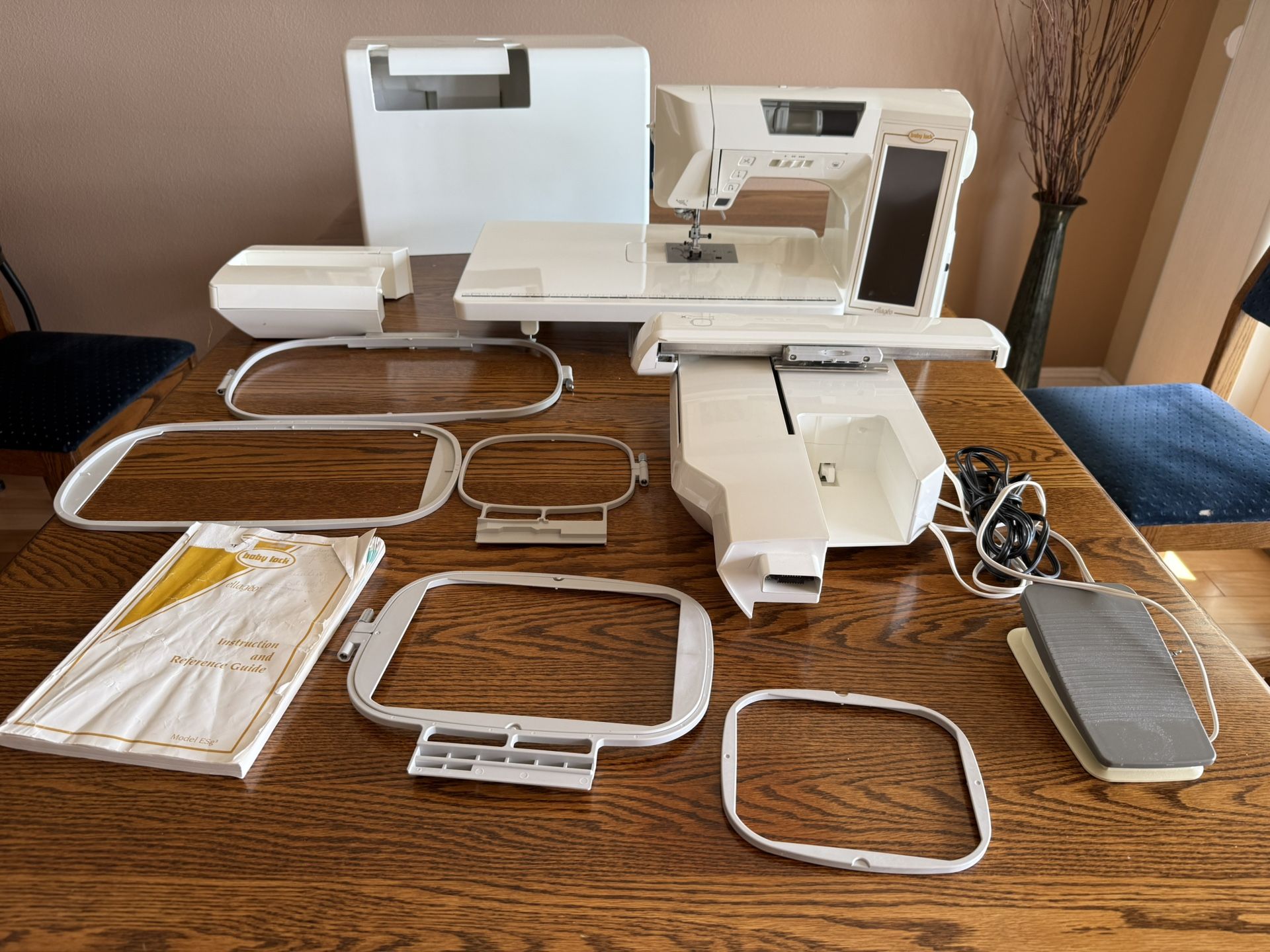 Baby lock Elageo Computer Sewing Machine, Embroidery Arm, Petal , Case