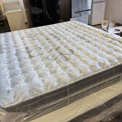 💥Queen Mattress Stearns And Foster Estate Firm 💥