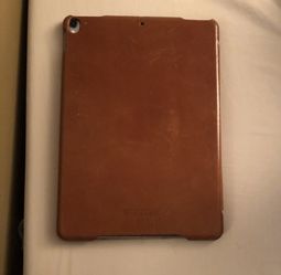 iPad Pro 10.5 256 gb with leather case