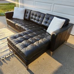 Beautiful Black 2pc Leather Sectional 