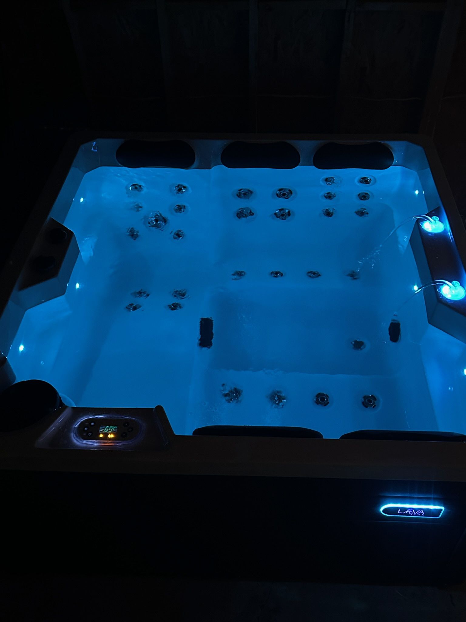 Hot tub With Free Delivery