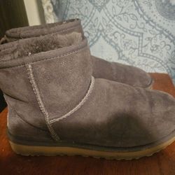 Ugg Women's Boots Size 7