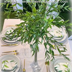 Plate / Chargers / Glasses/ Folks/ Centerpieces 