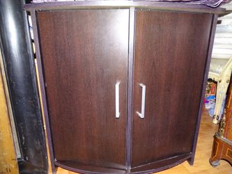 Fish tank stand (up to 40 gallons