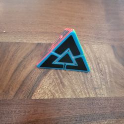 Triangle 3D Color Puzzle