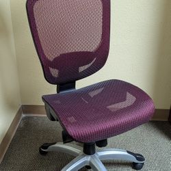 Like New  Mesh Desk Chair Red,/Black