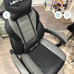 Lemberi Gaming Chair