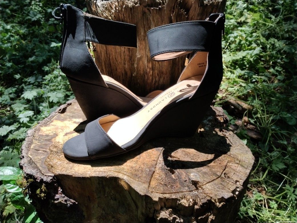 Chinese Laundry Wedge Sandal's