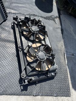 99-2011 Chevy Silverado GMC Sierra New Radiator And Electrical Fans