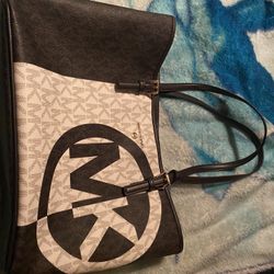 New Michael Kors Purse