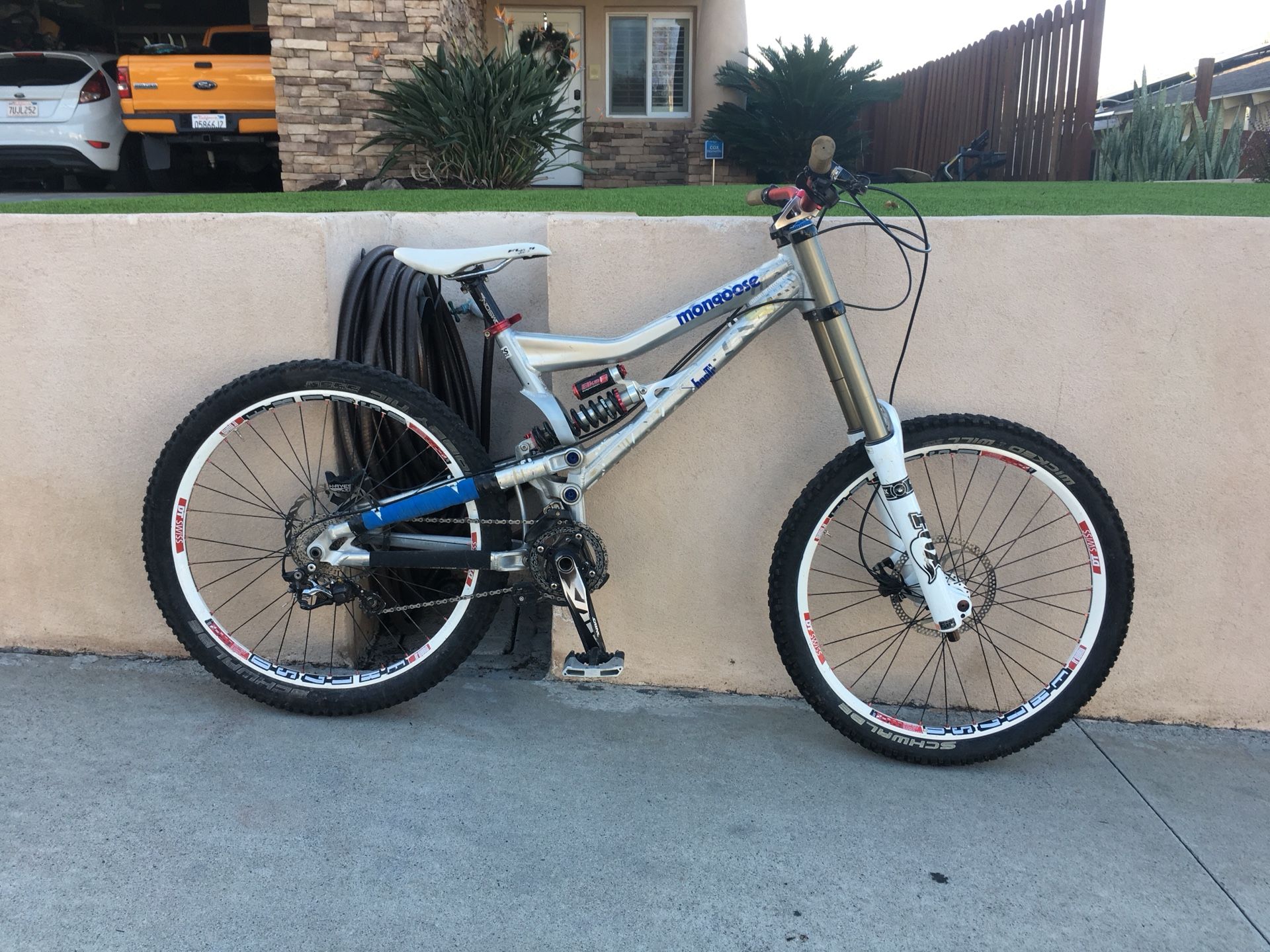 2011 downhill bike