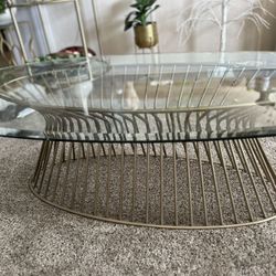 $90.     REDUCED.      STUNNING GOLD AND GLASS COFFEE TABLE. 