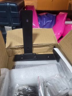 Heavy duty shelf brackets
