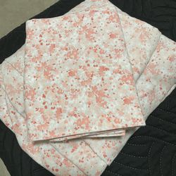 Twin Fitted Sheet And 2 Pillow Cases 