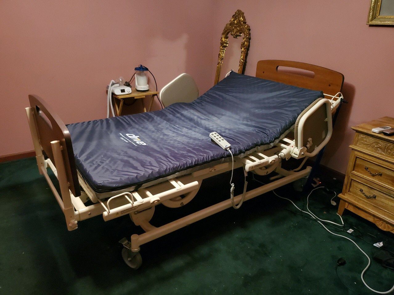 Hospital Bed and Lifter