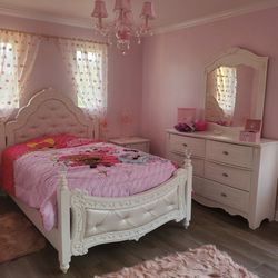 Girls Bedroom Makeover