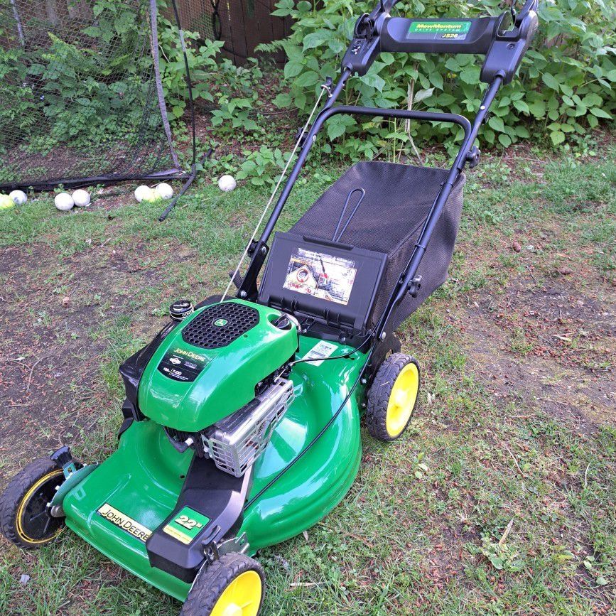John Deere JS26 Self-Propel Lawn Mower like new


