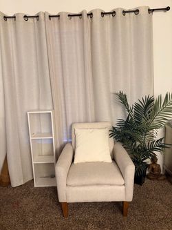 Cream/Bouclé Accent Chair