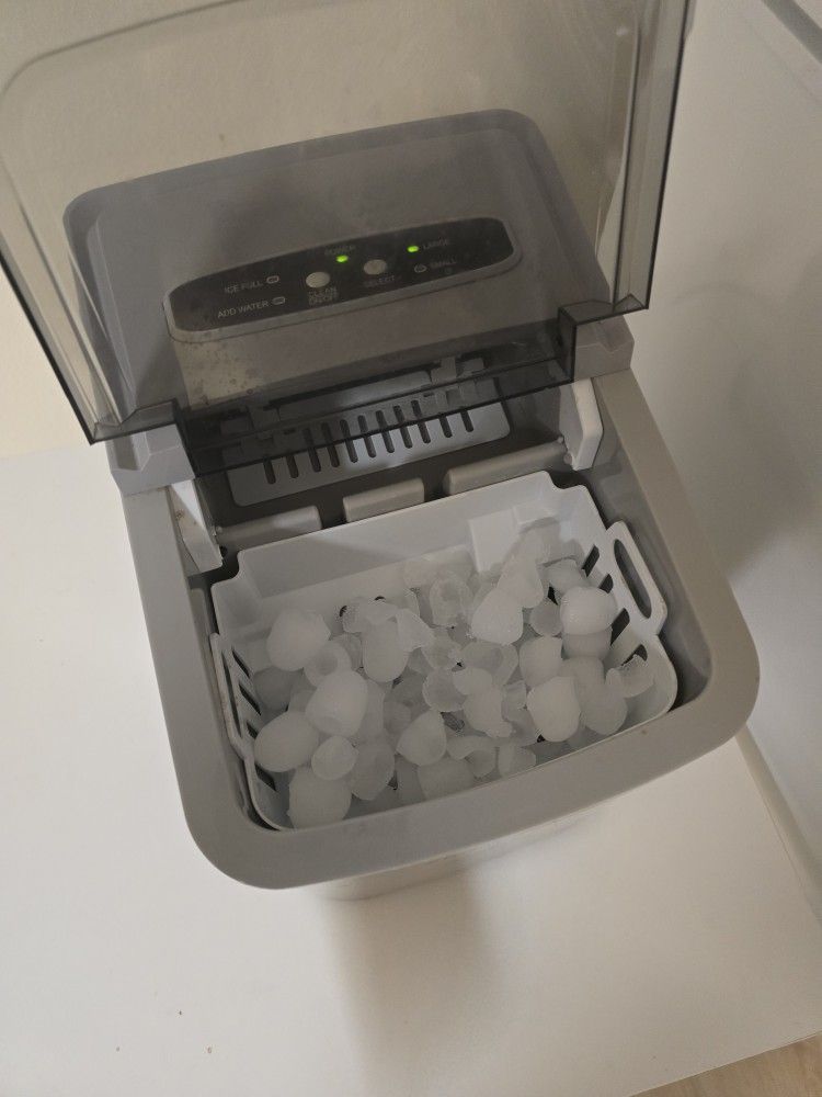 Frigidaire Ice Maker