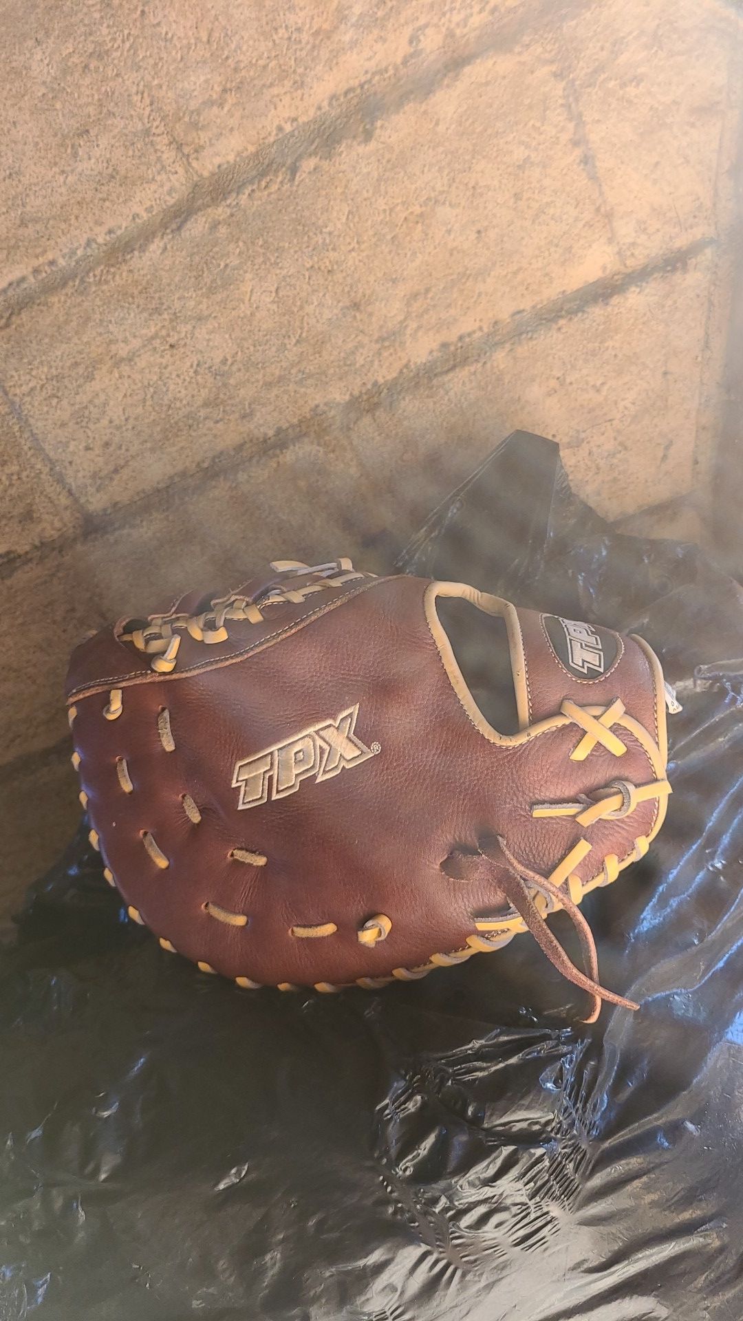 TPX Firstbaseman baseball glove brand new