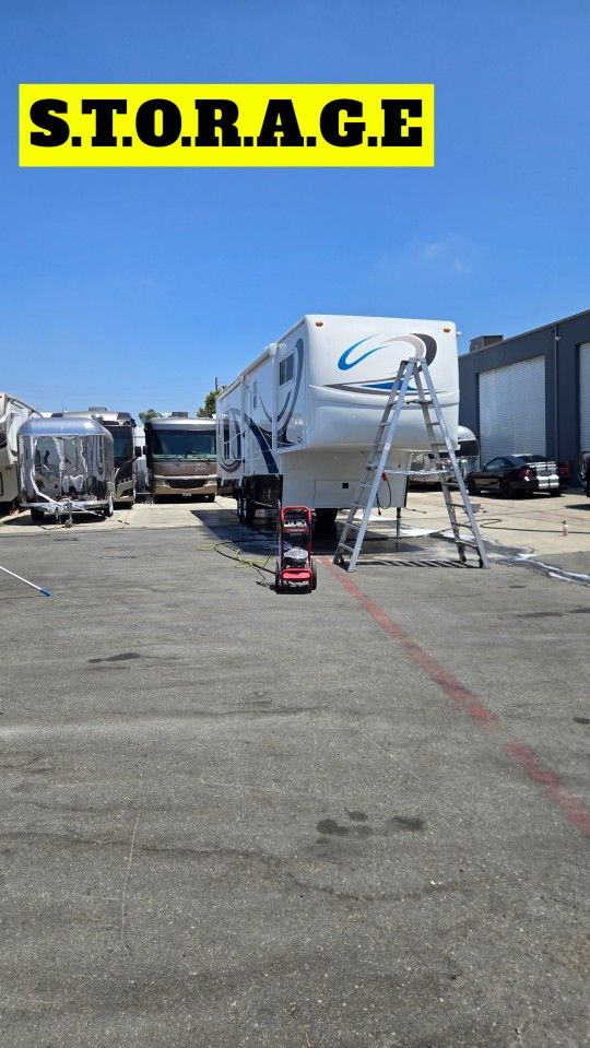 RV / TRAILER