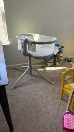 Halo 3.0 Bassinet Like New
