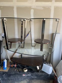 Center Coffe Table And Two End Tables