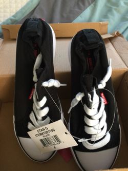 Black laceless Levi’s slip on brand new size 4 obo