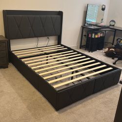 Full Size Platform Bed With 4 Storage Drawers