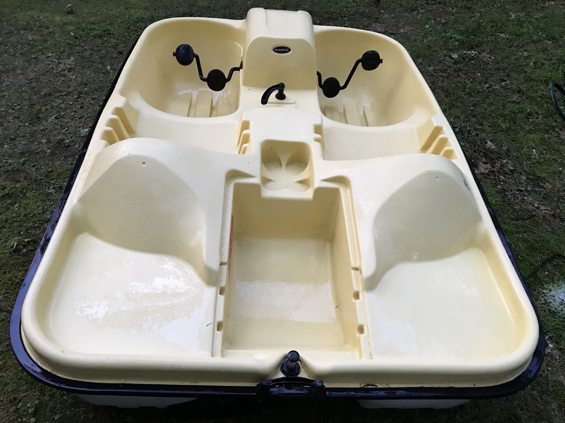 Pelican Fiji Paddle Boat