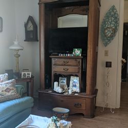 Gorgeous Antique Oak Armoire With Beveled Mirror Door,***$650 OBO***