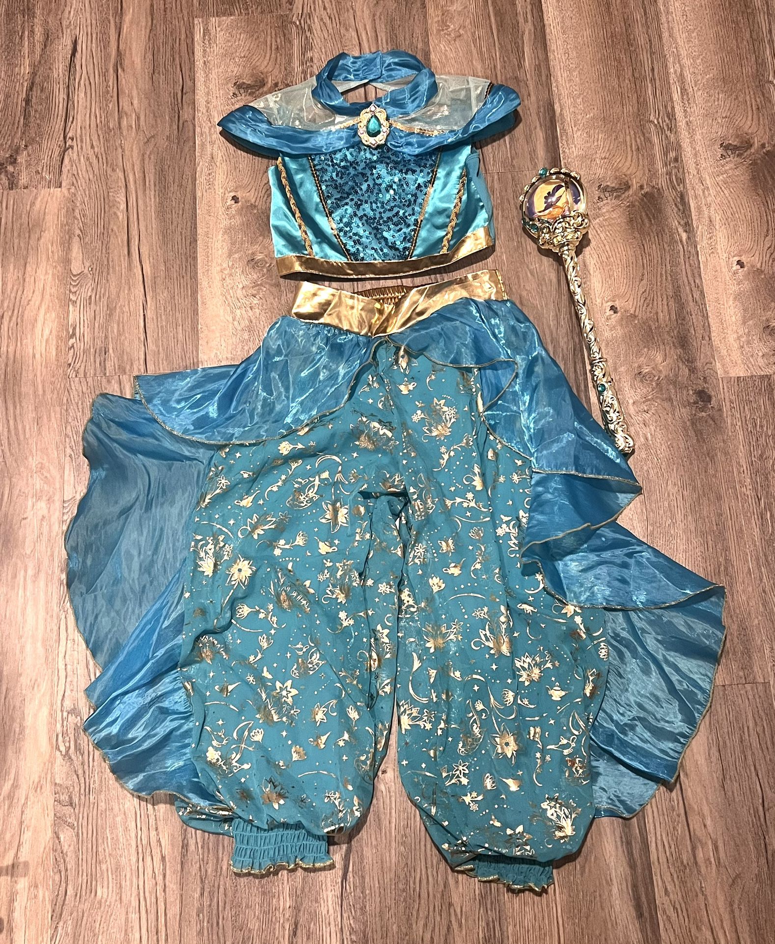 Disney Store Jasmine 2 Piece Costume With Light Up Wand. Size 5/6.