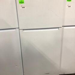 Vissani MDTF18WHR 18 cu. ft. Top Freezer Refrigerator