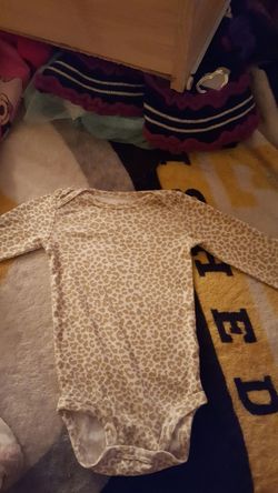 Beautiful onesie size 9 months $1