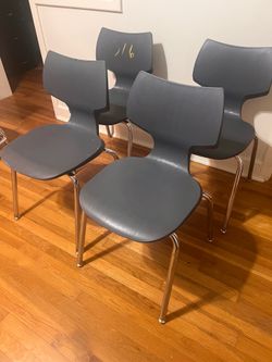 Set of 4 chairs