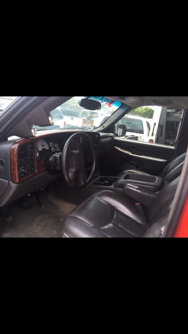 2005 GMC Sierra 2500 HD crew cab 4x4 duramax Allison parts truck parting out