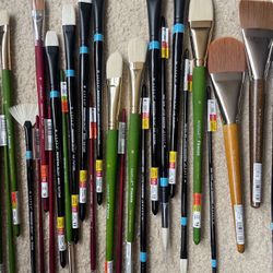 35 High End Paint Brushes. Artist loft, Master touch, Velvotouch, and  Royal & Langnickel®