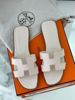 (36, 37) Hermes Oran Sandals White