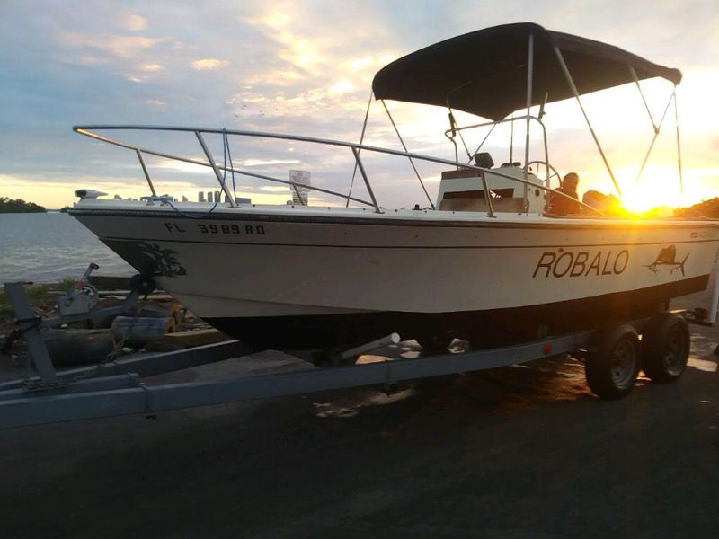 Robalo Boat 19.5 for Sale in Miami, FL - OfferUp