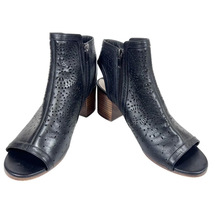 Via Spiga Black Open Toe Block Heel Ankle Booties Women 9.5M Black Leather Boots