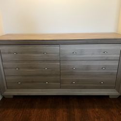 El Dorado Dresser