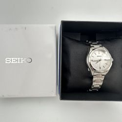 Seiko Essentials Silver Women's Watch - SUR633