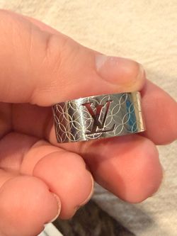 Louis Vuitton Men’s Silver Ring in Size Large