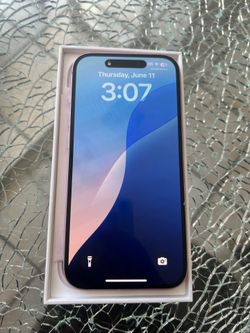 I phone 15 pink