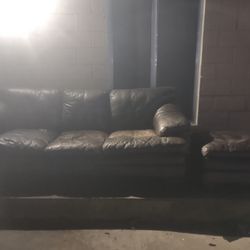 Quality Leather Couch With Ottoman 