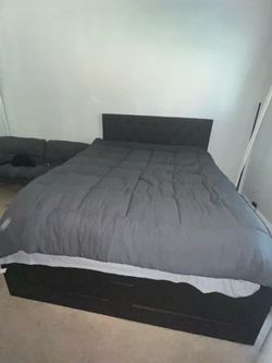 Queen size bed