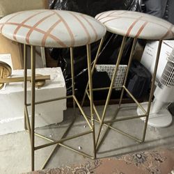 2 Stools 