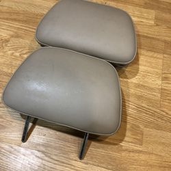 06-11 CHEVY HHR TAN HEADREST LEATHER FRONT LEFT RIGHT SET PAIR DRIVER PASSENGER.  